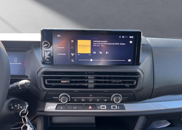 Vehicle image 7 Vehicle image 7