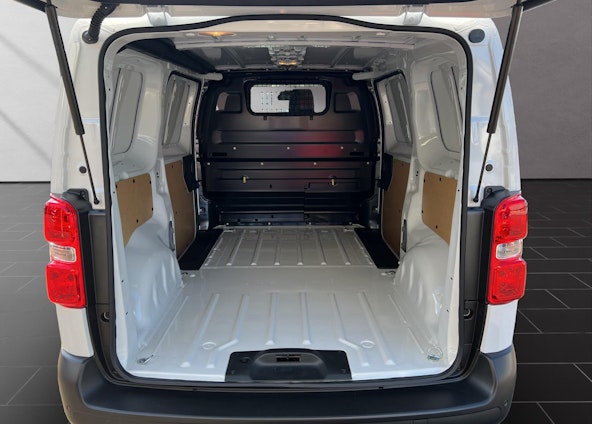 Vehicle image 9 Vehicle image 9