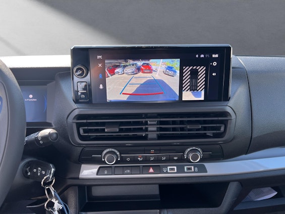 Vehicle image 6 Vehicle image 6