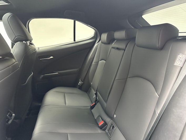 Vehicle image LEXUS UX