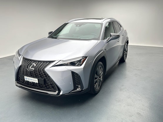 First vehicle image