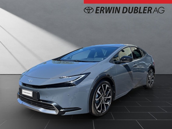 First vehicle image