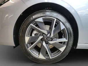 Peugeot 308 1.2 Hybrid Allure