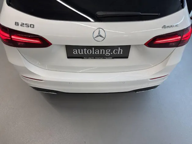 MERCEDES-BENZ B 250 AMG Line 4Matic