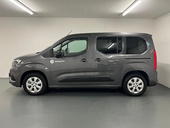 Vehicle image 3 Vehicle image 3