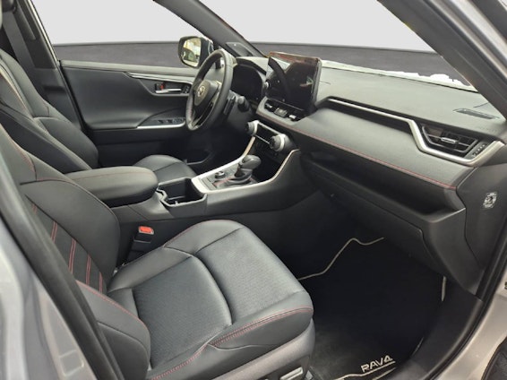 Vehicle image 13