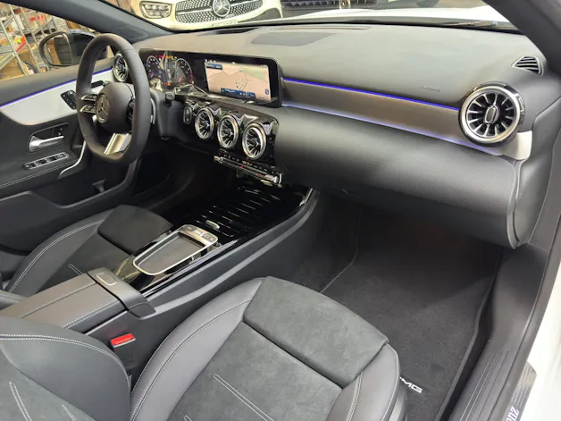 Mercedes-Benz A 200 AMG Line Night Star