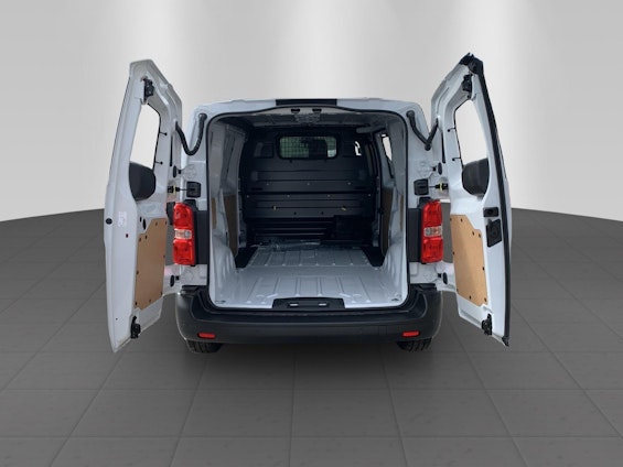 Vehicle image 9 Vehicle image 9