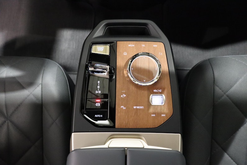 Vehicle image BMW iX