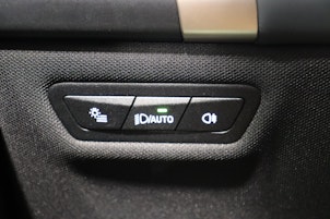 Vehicle image BMW iX xDrive40