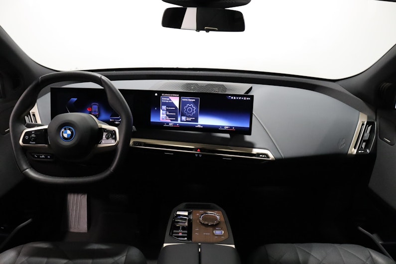 Vehicle image BMW iX