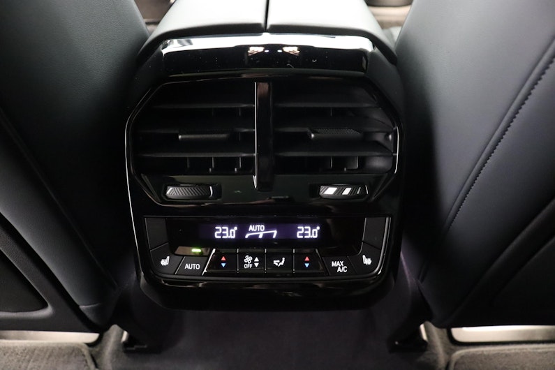 Vehicle image BMW iX