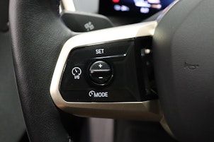 Vehicle image BMW iX xDrive40