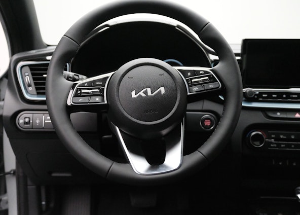 Vehicle image 4 Vehicle image 4