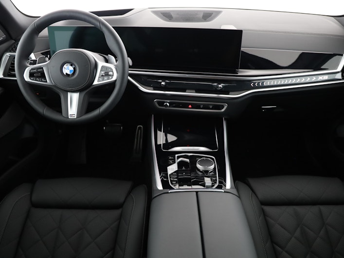 Vehicle image BMW X5