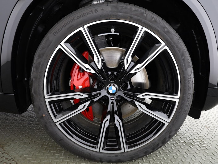 Vehicle image BMW X5