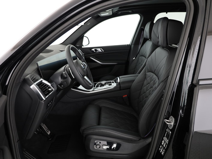 Vehicle image BMW X5