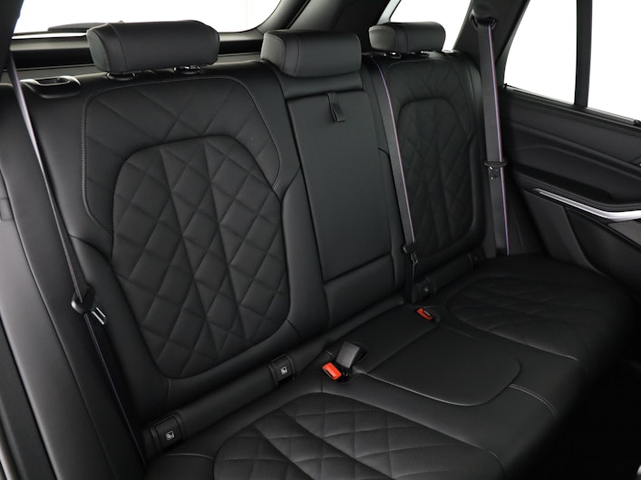 Vehicle image BMW X5