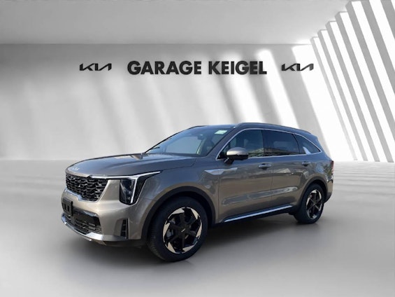 First vehicle image