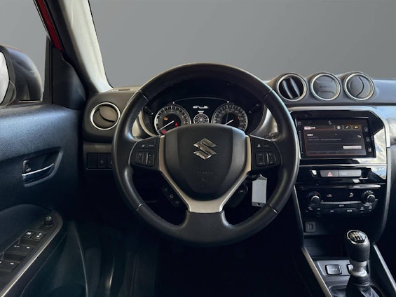 Vehicle image 7