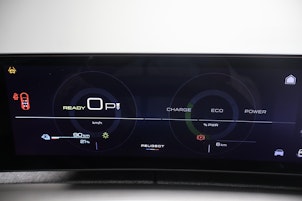 Vehicle image PEUGEOT 5008 e-Launch Edition AWD