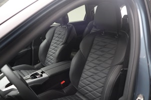 Vehicle image PEUGEOT 5008 e-Launch Edition AWD