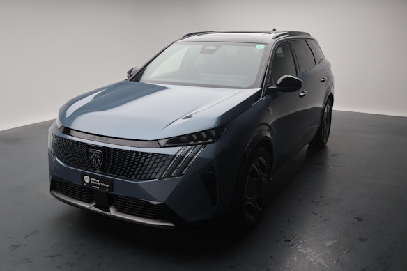 PEUGEOT 5008 e-Launch Edition AWD 0