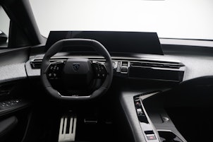 Vehicle image PEUGEOT 5008 e-Launch Edition AWD