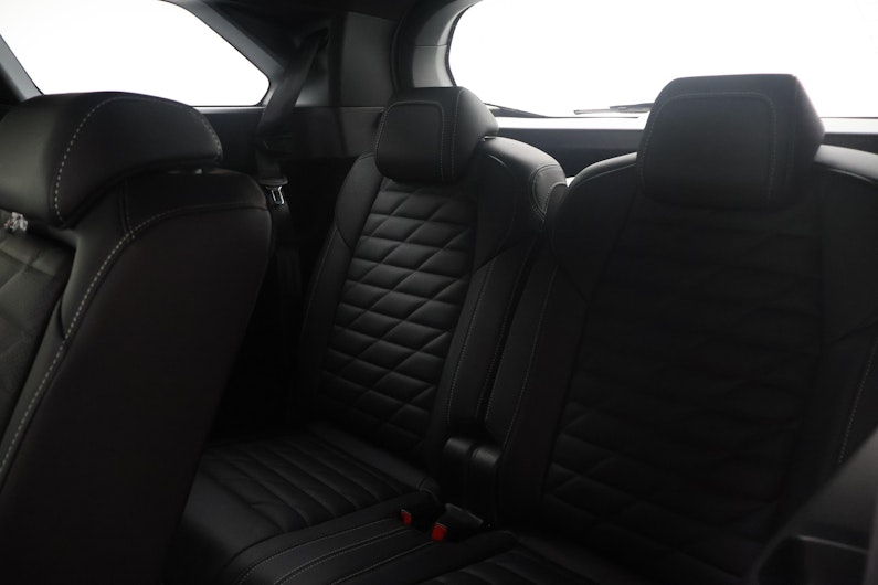 Vehicle image PEUGEOT 5008