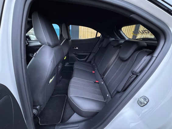 Vehicle image 7 Vehicle image 7