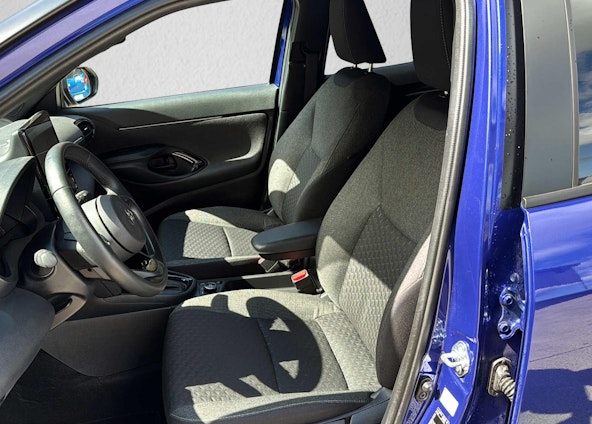 Vehicle image 9 Vehicle image 9