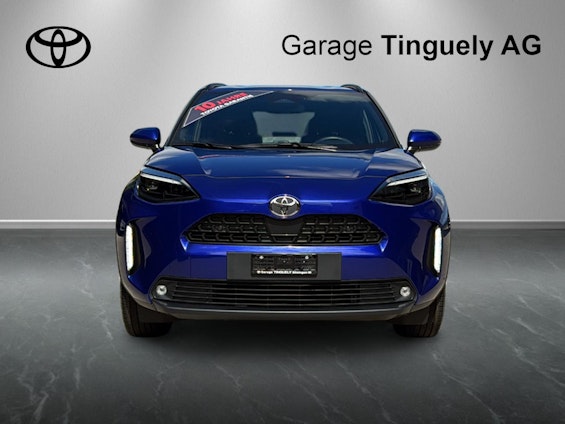 First vehicle image