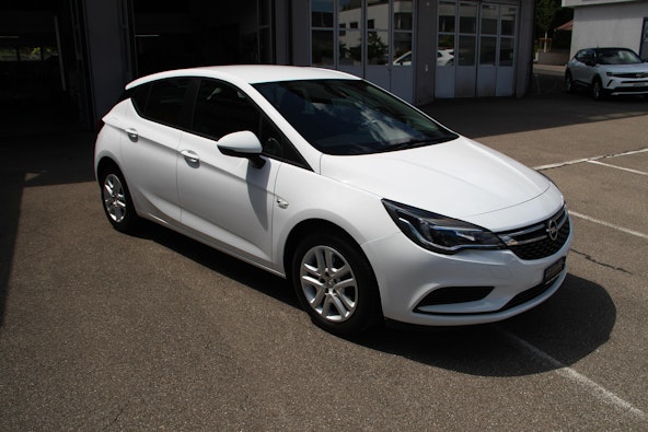 First vehicle image