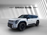 First vehicle image