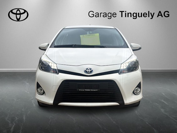 First vehicle image