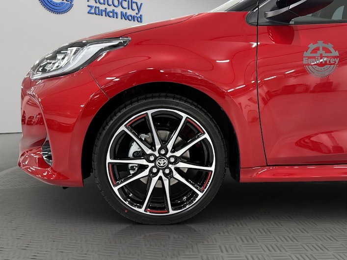 Vehicle image TOYOTA YARIS