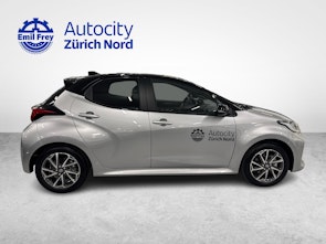 Vehicle image TOYOTA Yaris 1.5 VVT-i HSD Premium