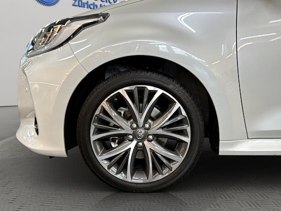 Vehicle image 6 Vehicle image 6