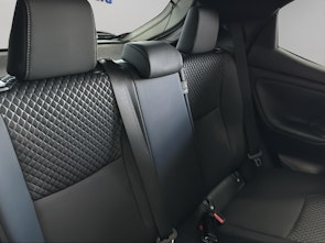 Vehicle image TOYOTA Yaris 1.5 VVT-i HSD Premium