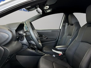 Vehicle image TOYOTA Yaris 1.5 VVT-i HSD Premium