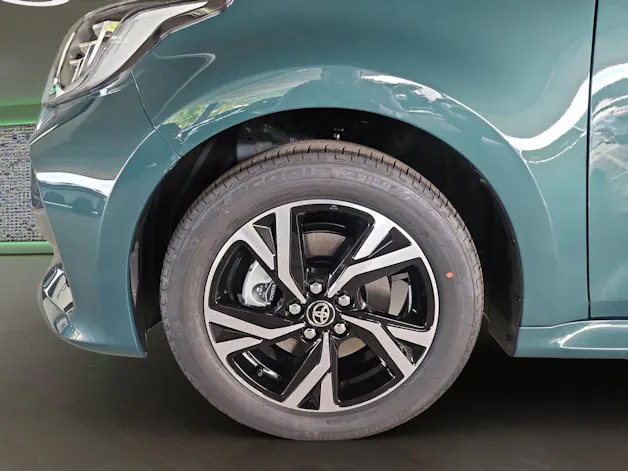 Toyota Yaris 1.5 VVT-i HSD Trend