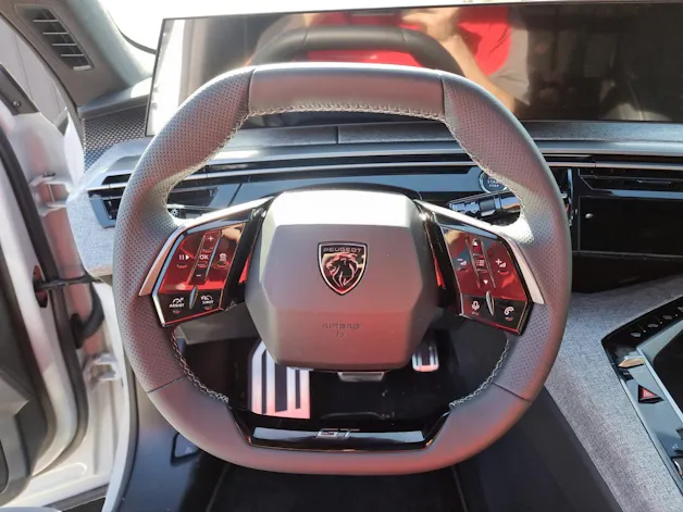 Peugeot 3008 e-Launch Edition AWD