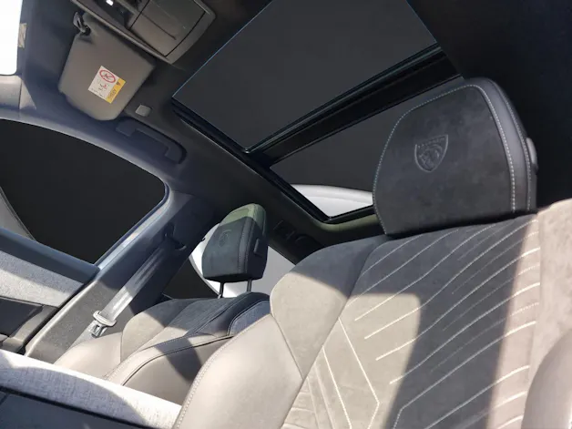 Peugeot 3008 e-Launch Edition AWD