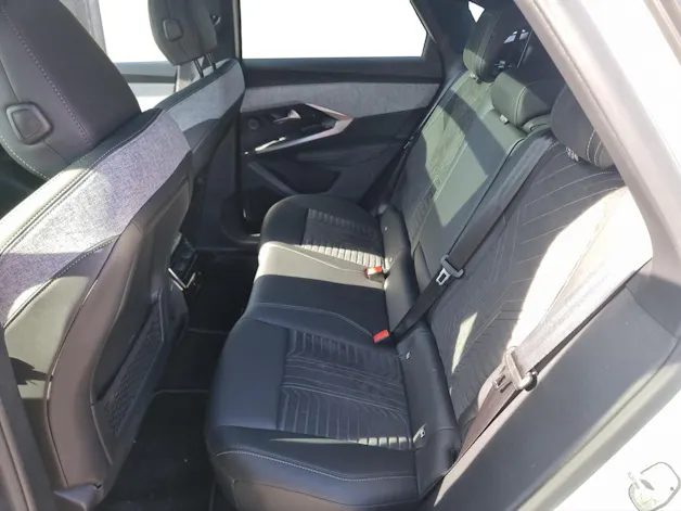 Peugeot 3008 e-Launch Edition AWD