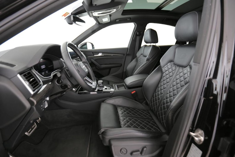 Vehicle image AUDI SQ5