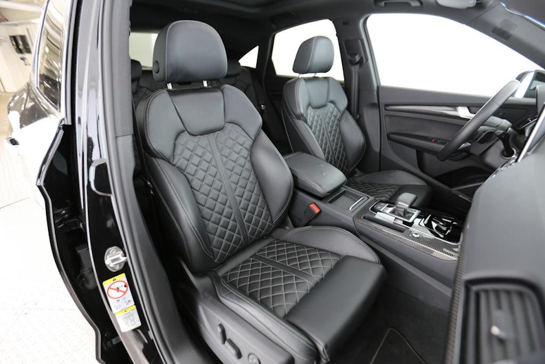 Vehicle image AUDI SQ5