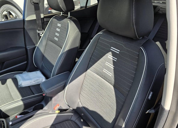 Vehicle image 7 Vehicle image 7