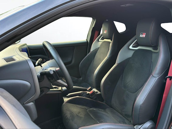 Vehicle image 10 Vehicle image 10