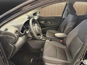 Toyota Yaris 1.5 VVT-i HSD Trend