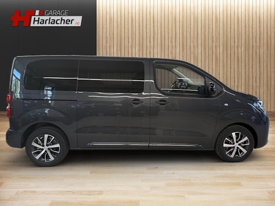 Vehicle image 3 Vehicle image 3